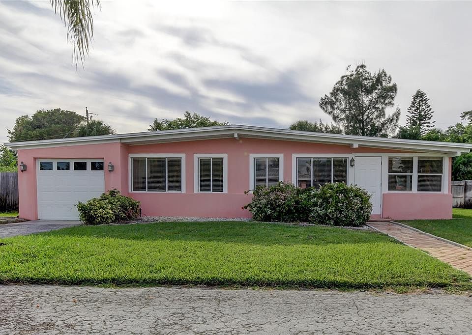1st image of 3912 Poinsettia Dr