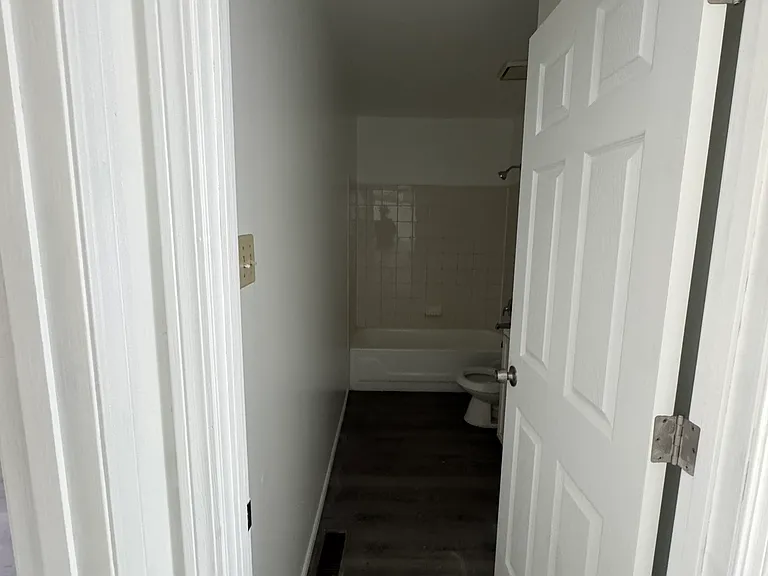 4025 Pleasant St — Photo 1