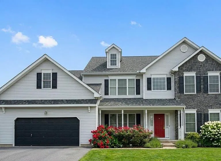 2160 Eagles Landing Dr — Photo 1