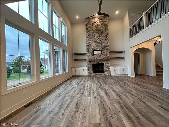 4th image of 18635 Devonshire Ln