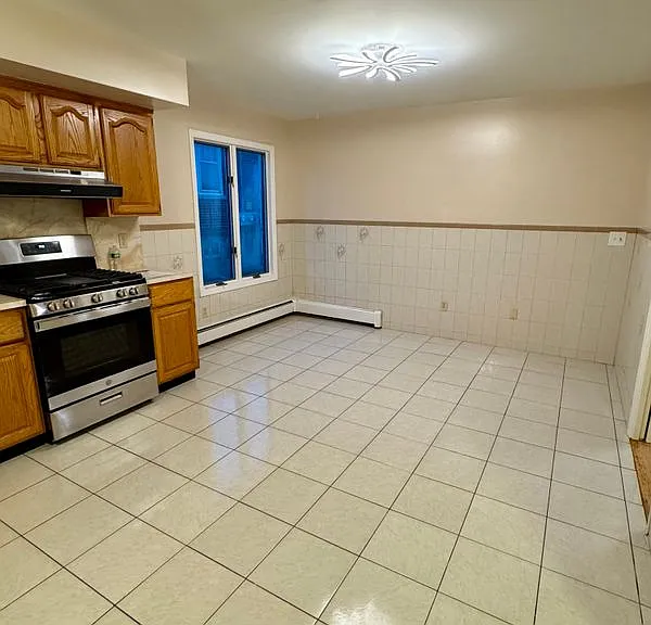 39 Henderson St #1 — Photo 4
