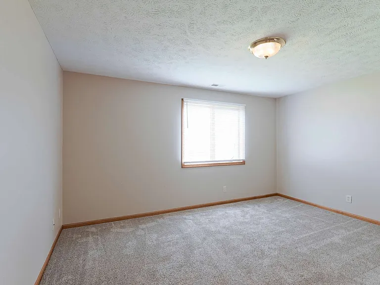 8624 Delphinium Ln — Photo 31