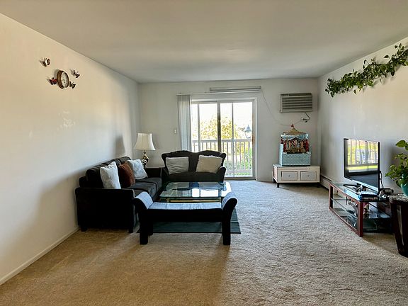 3rd image of 2423 N Kennicott Dr Unit 2F