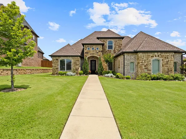 1600 Olympic Dr, Longview, TX 75605