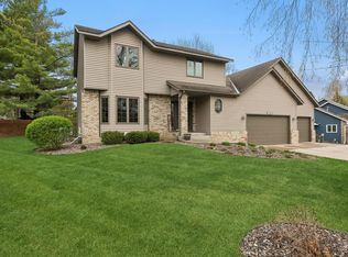 11664 Oakview Ct, Champlin, MN 55316
