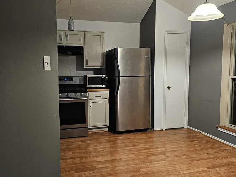 3322 Hartfield Ln — Photo 3