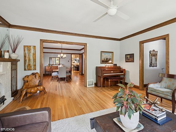 4th image of 1218 Rossell Ave