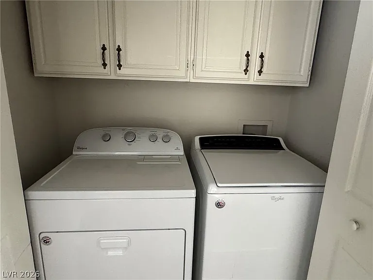 8653 Freeport Ln — Photo 18