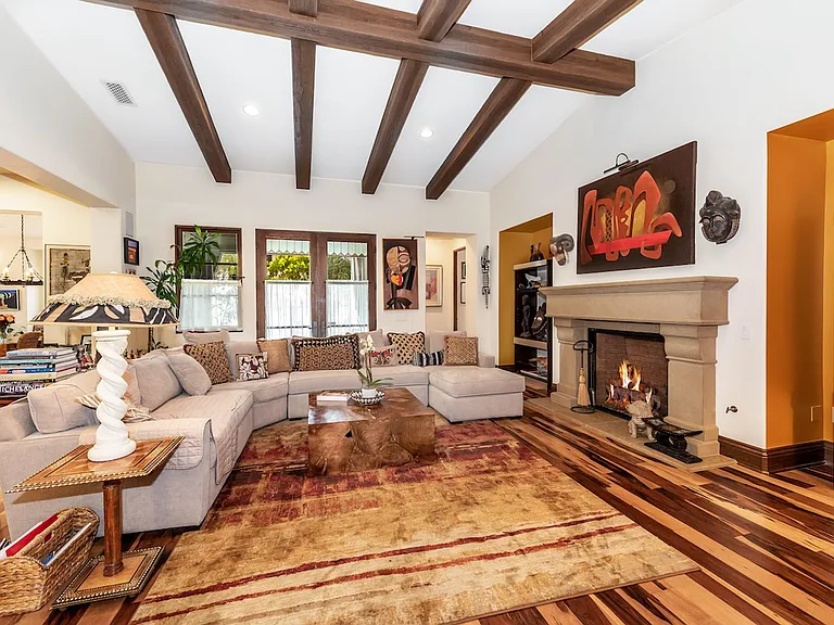 7767 Kestrel Ln — Photo 2