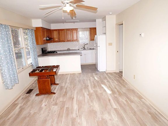 2nd image of 520 Haywood Creek Dr