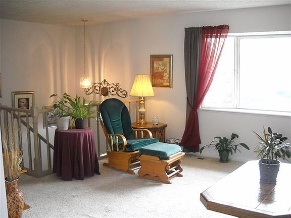 3rd image of 7429 Liberty Ct