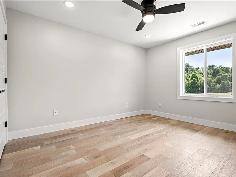 143 Crooked Creek Dr — Photo 25