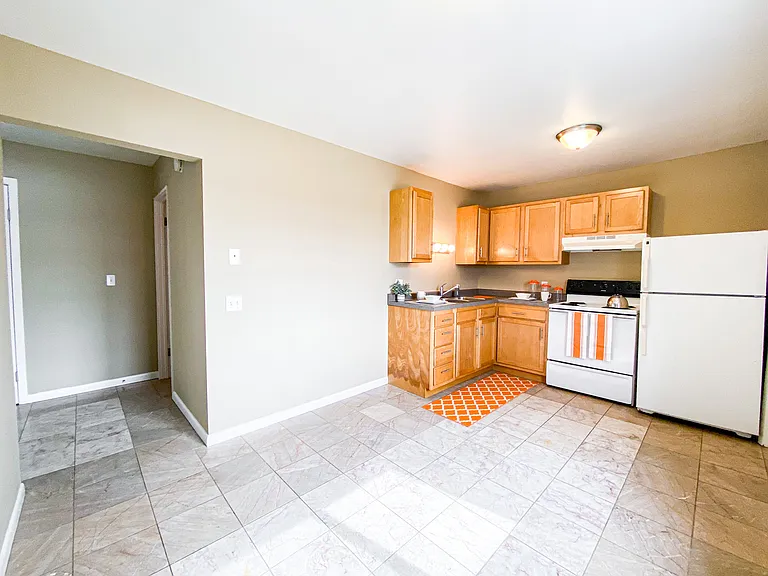 1025 W Fiedler Ln #4 — Photo 4