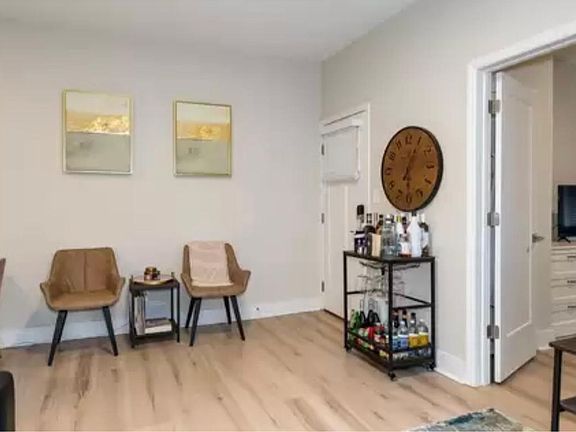 2nd image of 4122 Shaw Blvd #1W