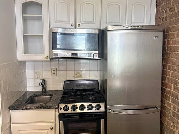 4th image of 368 W 46th St #1