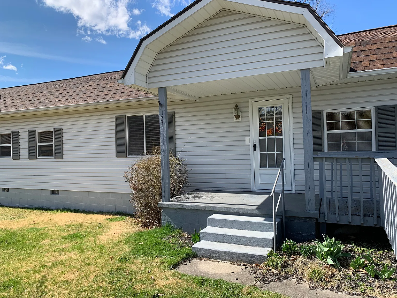 2 bed, 850 sqft, $950 — Photo 1