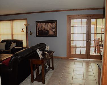 3rd image of 4039 Sandalwood Dr
