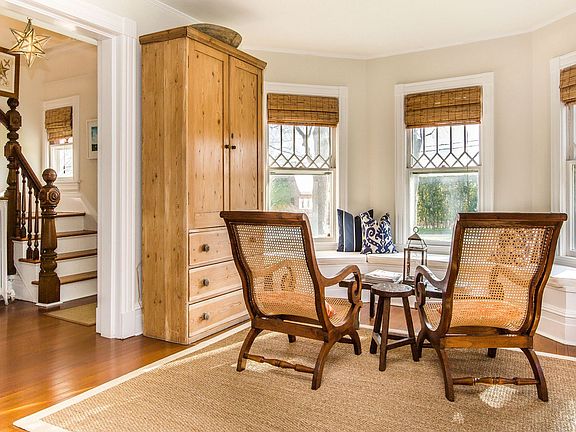 4th image of 120 Halsey Ln