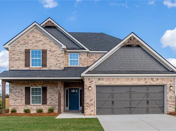 2915 Wyndham Village Dr, Opelika, AL 36804