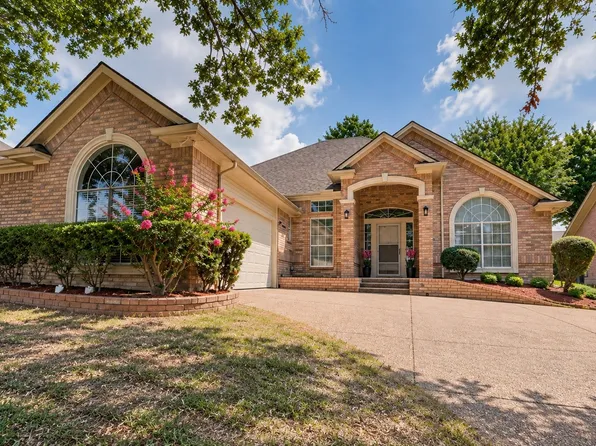 2508 Peach Blossom Ct, Bedford, TX 76021