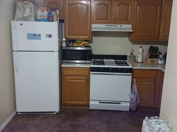 2nd image of 433 Beach 37th St #2