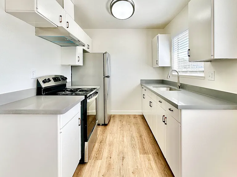 Gallatin Apartments — Photo 7