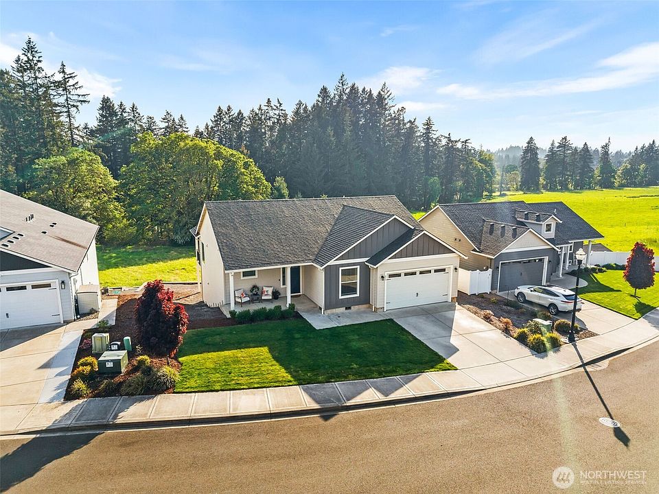 1st image of 826 W Golden Eagle Avenue