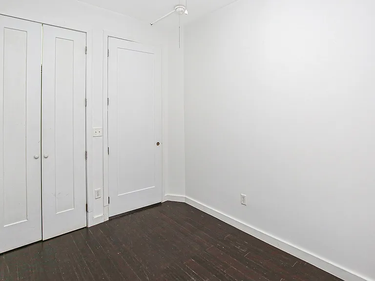 221 Howard Ave #1R — Photo 12