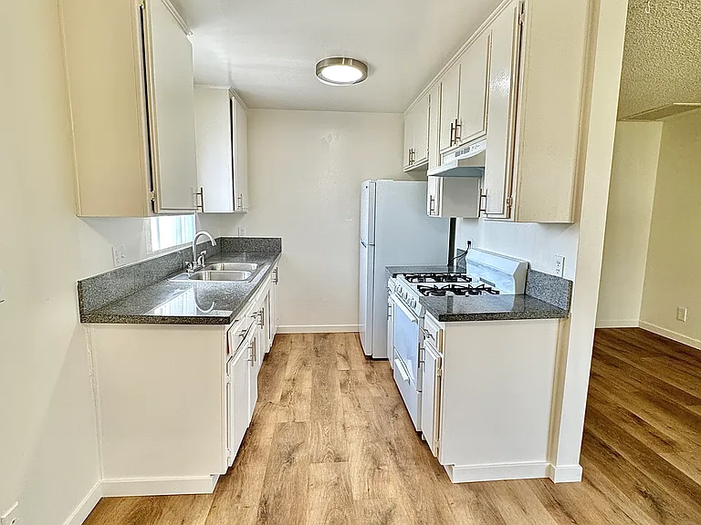 11200 Victory Blvd #9 — Photo 13