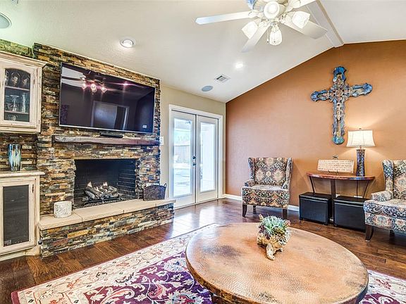 3rd image of 509 Goodwin Dr