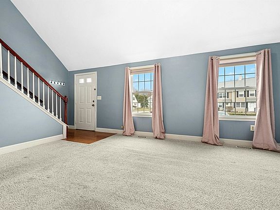 4th image of 401 Forest Park Dr