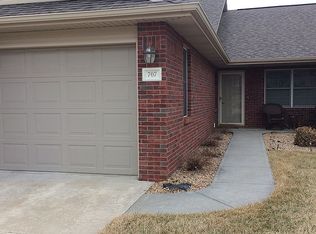 707 S 25th St, Beatrice, NE 68310