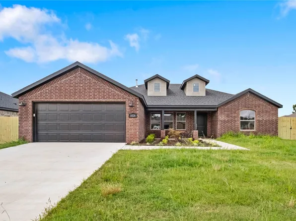 1028 Marquis Ave, Lowell, AR 72745