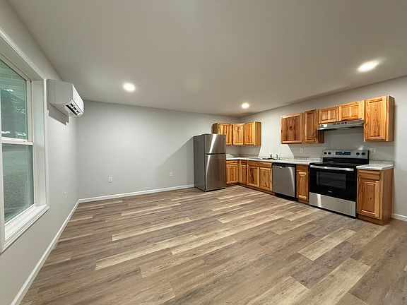 3rd image of 850 Marlette Dr #C
