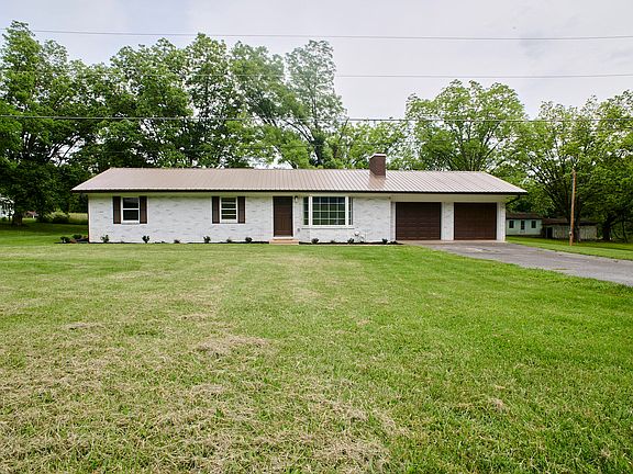 2nd image of 221 Golf Club Dr