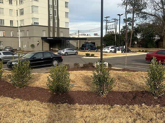 2nd image of 172 Kimbrough Pl #402