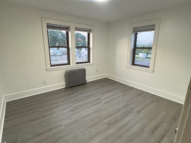 35 Rapallo Ave #3E — Photo 10
