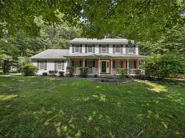 5950 Shady Ln, Nazareth, PA 18064