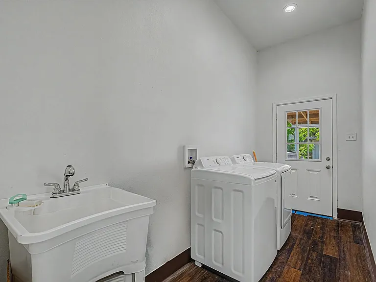3519 Broadway St — Photo 14