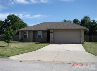5460 W Bayberry Dr, Springfield, MO 65802