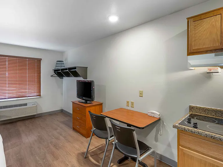Studio Suite - 2 Full Beds