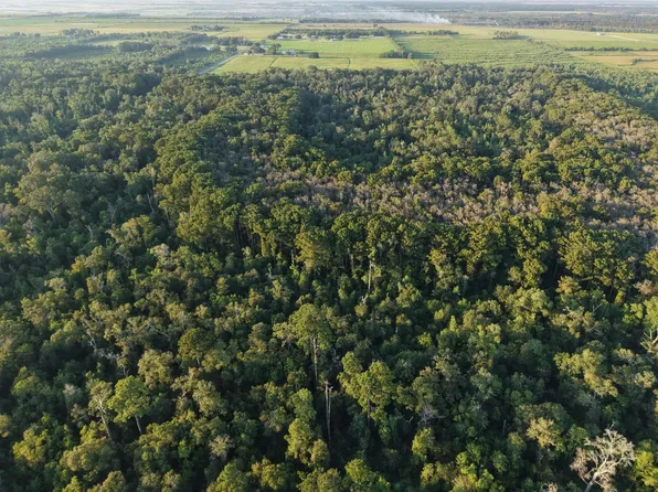 101 Highway Hwy, Iowa, LA 70647