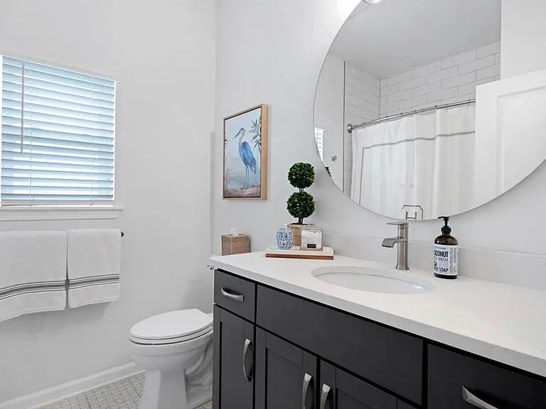 221 Marquesa Cir — Photo 32