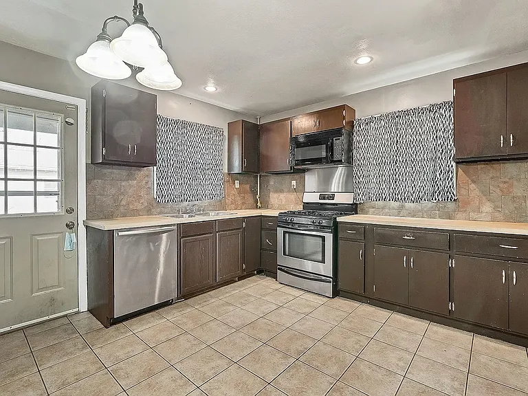 320 High St — Photo 9