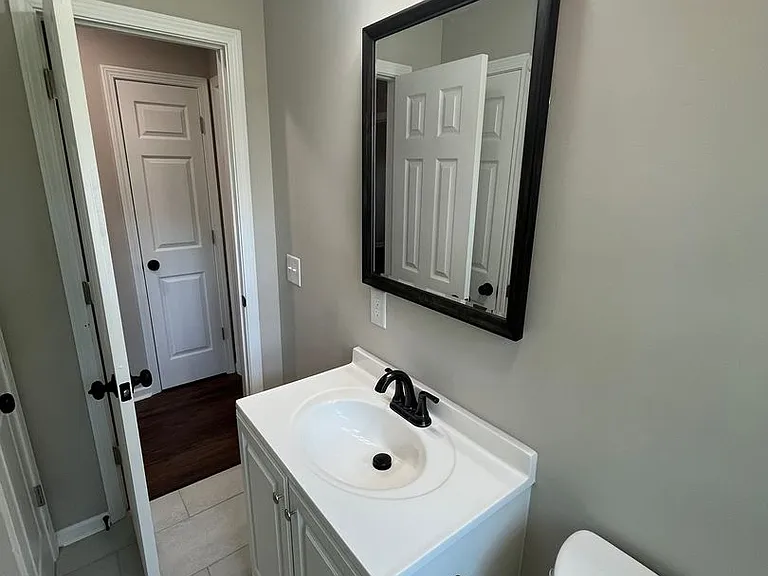 2102 Somerset Ave — Photo 6