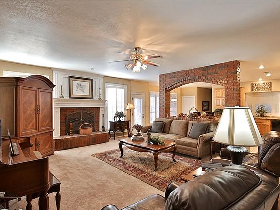 4th image of 6333 Dominion Ct