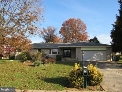871 Satellite Dr, York, PA, 17402
