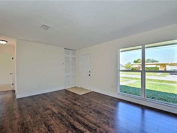3rd image of 21331 Austin Ave