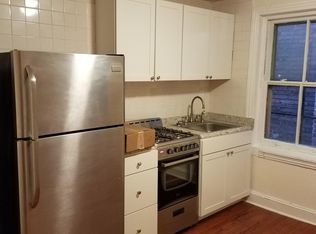 2213 Walnut St APT 3R, Philadelphia, PA 19103