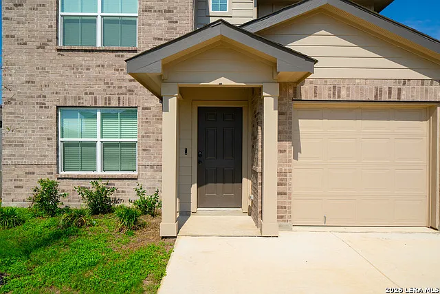 3 bed, 2.5 bath, 1512 sqft, $1,700 — Photo 3